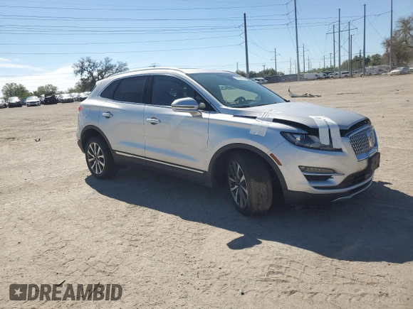 2019 Lincoln MKC Reserve with VIN 5LMCJ3D94KUL09107, listed as a Copart auction lot 48595095 with 27,502 mi miles and Salvage title. Bid and sale history available at DreamBid. Image 4.
