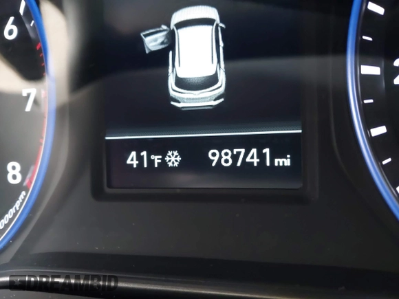 2018 Hyundai Kona SE with VIN KM8K1CAA6JU138971, listed as a IAAI auction lot 41553994 with 98,741 mi miles. Bid and sale history available at carsss.com. Image 16.