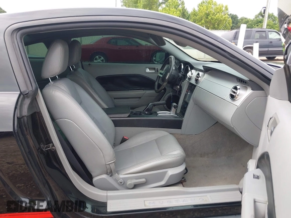 2006 Ford Mustang Standard with VIN 1ZVFT80N965157675, listed as a IAAI auction lot 42472331 with 153,220 mi miles and . Bid and sale history available at DreamBid. Image 5.