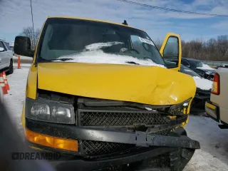 2019 Chevrolet Express Cargo Van with VIN 1GCWGBFP5K1158353, listed as a Copart auction lot 87756085 with 284,043 mi miles and Salvage Title. Bid and sale history available at carsss.com. Image 11.