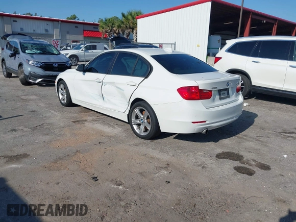 2015 BMW 3 Series 320i xDrive с VIN WBA3C3G58FNS73185, выставлен на аукционе IAAI как лот 42264374 с пробегом 91 192 миль миль и . История ставок и продаж доступна на DreamBid. Изображение 3.
