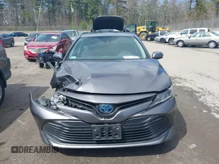 2019 Toyota Camry Hybrid LE z VIN 4T1B31HK0KU509265, wystawiony jako IAAI lot #42014204 z przebiegiem 136 560 mil mil oraz . Historia ofert i sprzedaży dostępna na DreamBid. Obrazek 17.