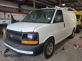2013 Chevrolet Express Cargo z VIN 1GCSGAFX2D1138833, wystawiony jako IAAI lot #42521021 z przebiegiem 103 313 mil mil oraz . Historia ofert i sprzedaży dostępna na DreamBid. Obrazek 14.