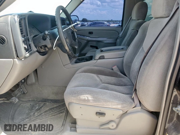 2005 Chevrolet Suburban LT with VIN 3GNEC16Z95G257855, listed as a Copart auction lot 61812335 with 188,511 mi miles and Salvage title. Bid and sale history available at DreamBid. Image 7.
