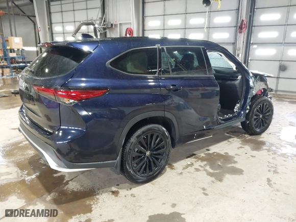 2023 Toyota Highlander L with VIN 5TDKDRBH5PS513594, listed as a IAAI auction lot 41567545 with 31,017 mi miles. Bid and sale history available at carsss.com. Image 4.