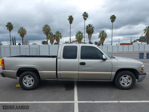 1999 Chevrolet Silverado 1500 LS with VIN 2GCEC19T6X1167722, listed as a IAAI auction lot 41741518 with 319,692 mi miles. Bid and sale history available at carsss.com. Image 13.