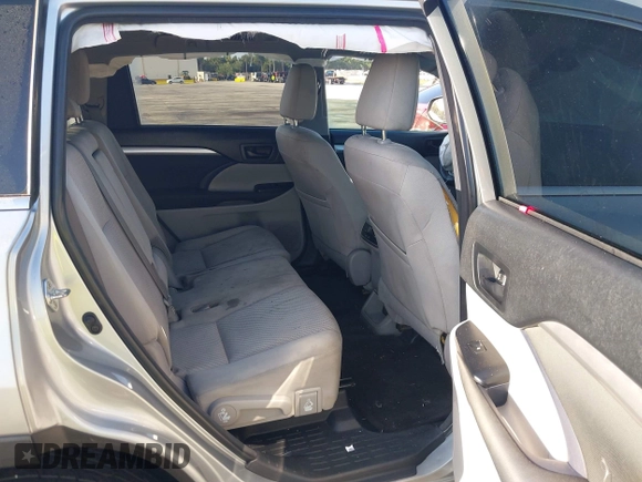 2018 Toyota Highlander LE with VIN 5TDZARFH7JS040614, listed as a IAAI auction lot 41922010 with 74,473 mi miles and . Bid and sale history available at DreamBid. Image 8.
