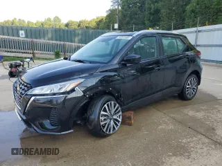 2023 Nissan Kicks SV z VIN 3N1CP5CV2PL501565, wystawiony jako Copart lot #63495915 z przebiegiem 33 869 mil mil oraz Czysty tytuł • Clean title. Historia ofert i sprzedaży dostępna na DreamBid. Obrazek 1.