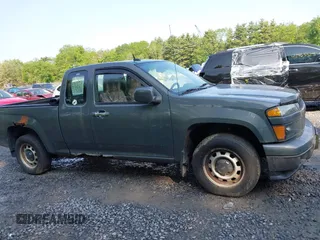2012 Chevrolet Colorado Work Truck z VIN 1GCESBF96C8145700, wystawiony jako IAAI lot #42477869 z przebiegiem 86 923 mil mil oraz . Historia ofert i sprzedaży dostępna na DreamBid. Obrazek 13.
