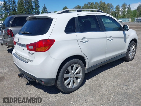 2014 Mitsubishi Outlander SE z VIN 4A4AP4AU3EE024904, wystawiony jako IAAI lot #42373011 z przebiegiem 121 482 mil mil oraz . Historia ofert i sprzedaży dostępna na DreamBid. Obrazek 4.