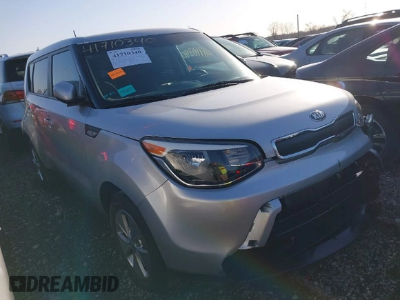 2014 Kia Soul with VIN KNDJN2A28E7700722, listed as a IAAI auction lot 41710340 with 106,234 mi miles. Bid and sale history available at carsss.com. Image 1.