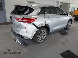 2020 Infiniti QX50 Luxe z VIN 3PCAJ5M14LF113182, wystawiony jako IAAI lot #42651997 z przebiegiem 23 035 mil mil oraz . Historia ofert i sprzedaży dostępna na DreamBid. Obrazek 4.