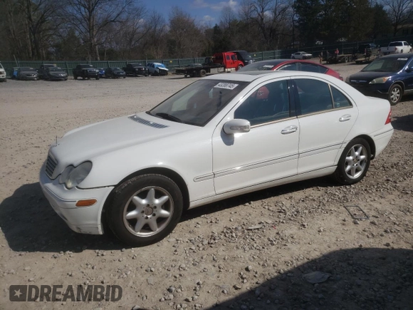 2001 Mercedes-Benz C 230/260/280/320 z VIN WDBRF61J61F037776, wystawiony jako Copart lot #43288745 z przebiegiem 224 041 mil mil oraz Szkoda całkowita • Salvage title. Historia ofert i sprzedaży dostępna na DreamBid. Obrazek 1.