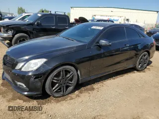 2010 Mercedes-Benz E 550 z VIN WDDKJ7CB9AF034793, wystawiony jako Copart lot #61867125 z przebiegiem 127 412 mil mil oraz Szkoda całkowita • Salvage title. Historia ofert i sprzedaży dostępna na DreamBid. Obrazek 1.