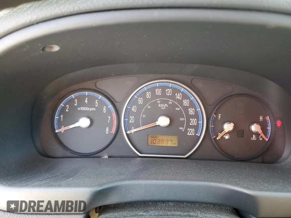 2007 Hyundai Santa Fe GL z VIN 5NMSG13E67H124723, wystawiony jako Copart lot #85953554 z przebiegiem 103 837 mil mil oraz Szkoda całkowita • Salvage title. Historia ofert i sprzedaży dostępna na DreamBid. Obrazek 9.
