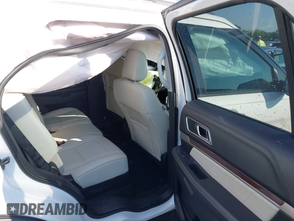 2018 Ford Explorer Platinum z VIN 1FM5K8HT8JGA01933, wystawiony jako IAAI lot #42472016 z przebiegiem 57 607 mil mil oraz . Historia ofert i sprzedaży dostępna na DreamBid. Obrazek 8.