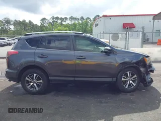 2018 Toyota RAV4 XLE z VIN JTMWFREV9JD132847, wystawiony jako IAAI lot #42108442 z przebiegiem 59 763 mil mil oraz . Historia ofert i sprzedaży dostępna na DreamBid. Obrazek 13.