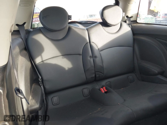 2012 MINI Hardtop with VIN WMWSU3C55CT257760, listed as a IAAI auction lot 40817805 with 63,973 mi miles and . Bid and sale history available at DreamBid. Image 8.