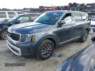 2024 Kia Telluride LX z VIN 5XYP24GC4RG542225, wystawiony jako IAAI lot #40726805 z przebiegiem 9 285 mil mil oraz . Historia ofert i sprzedaży dostępna na DreamBid. Obrazek 17.