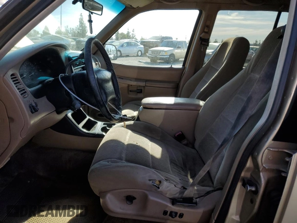 2001 Ford Explorer XLT with VIN 1FMZU63E01ZA13443, listed as a Copart auction lot 42386555 with 226,584 mi miles and Salvage title. Bid and sale history available at DreamBid. Image 7.