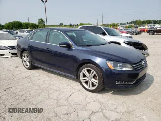 2012 Volkswagen Passat SE z VIN 1VWBM7A30CC087834, wystawiony jako Copart lot #58794095 z przebiegiem 139 044 mil mil oraz Czysty tytuł • Clean title. Historia ofert i sprzedaży dostępna na DreamBid. Obrazek 4.