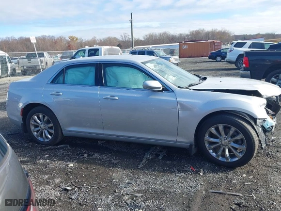 2019 Chrysler 300 Touring with VIN 2C3CCARG2KH618269, listed as a IAAI auction lot 40858225 with 45,300 mi miles. Bid and sale history available at carsss.com. Image 14.