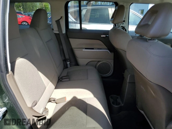 2008 Jeep Patriot Sport z VIN 1J8FF28W38D543935, wystawiony jako Copart lot #53519445 z przebiegiem 169 618 mil mil oraz Czysty tytuł • Clean title. Historia ofert i sprzedaży dostępna na DreamBid. Obrazek 10.