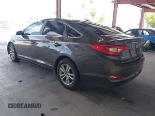 2016 Hyundai Sonata SE z VIN 5NPE24AF3GH372746, wystawiony jako IAAI lot #42343113 z przebiegiem 146 919 mil mil oraz . Historia ofert i sprzedaży dostępna na DreamBid. Obrazek 3.
