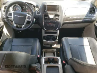 2015 Chrysler Town & Country Touring L z VIN 2C4RC1CG9FR574236, wystawiony jako Copart lot #57702925 z przebiegiem 87 453 mil mil oraz Szkoda całkowita • Salvage title. Historia ofert i sprzedaży dostępna na DreamBid. Obrazek 8.