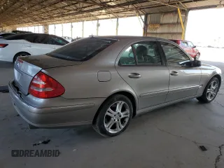 2004 Mercedes-Benz E 500 z VIN WDBUF70J34A492118, wystawiony jako Copart lot #56746975 z przebiegiem 109 871 mil mil oraz Szkoda całkowita • Salvage title. Historia ofert i sprzedaży dostępna na DreamBid. Obrazek 3.