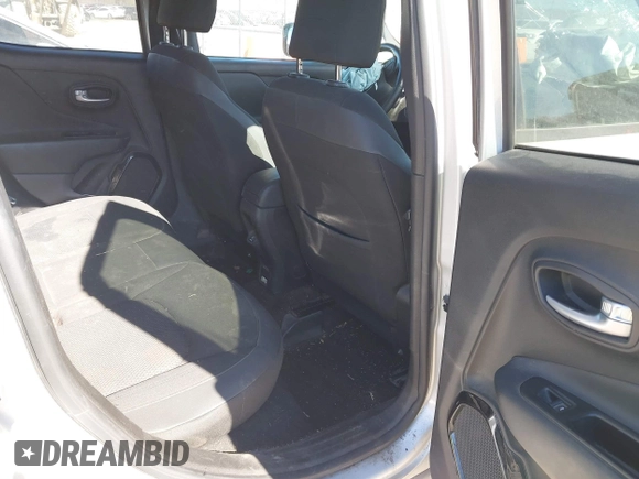 2018 Jeep Renegade Latitude z VIN ZACCJBBB3JPG88611, wystawiony jako IAAI lot #41412279 z przebiegiem 78 929 mil mil oraz . Historia ofert i sprzedaży dostępna na DreamBid. Obrazek 8.