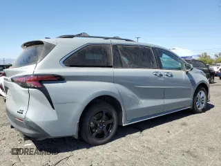 2022 Toyota Sienna XLE Woodland Edition with VIN 5TDASKFC1NS057260, listed as a Copart auction lot 67475584 with 59,396 mi miles and Salvage Title. Bid and sale history available at carsss.com. Image 3.