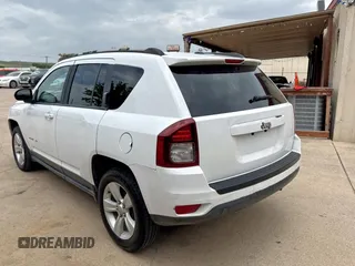 2016 Jeep Compass Sport z VIN 1C4NJCBA3GD568160, wystawiony jako Copart lot #63929375 z przebiegiem 177 406 mil mil oraz Czysty tytuł • Clean title. Historia ofert i sprzedaży dostępna na DreamBid. Obrazek 3.