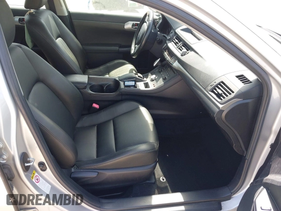 2012 Lexus CT 200h z VIN JTHKD5BH5C2115729, wystawiony jako IAAI lot #41861970 z przebiegiem 109 760 mil mil oraz . Historia ofert i sprzedaży dostępna na DreamBid. Obrazek 5.