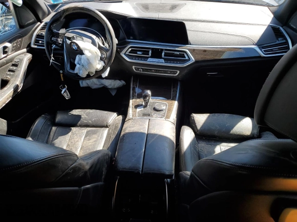 2020 BMW X5 z VIN 5UXJU2C04LLN68043, wystawiony jako Copart lot #49977365 z przebiegiem Nie podano mil oraz Szkoda całkowita • Salvage title. Historia ofert i sprzedaży dostępna na DreamBid. Obrazek 8.