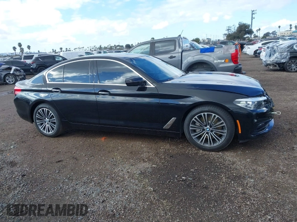 2018 BMW 5 Series 530i z VIN WBAJA5C54JWA38285, wystawiony jako IAAI lot #41390399 z przebiegiem 74 840 mil mil oraz . Historia ofert i sprzedaży dostępna na DreamBid. Obrazek 13.