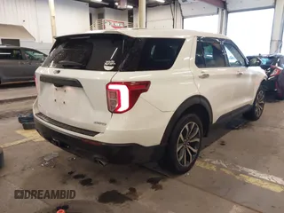 2022 Ford Explorer ST-Line with VIN 1FMSK8KHXNGB57162, listed as a IAAI auction lot 41491271 with 57,712 mi miles. Bid and sale history available at carsss.com. Image 4.