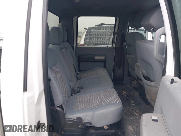 2014 Ford Super Duty F-250 SRW XL with VIN 1FT7W2B69EEB43193, listed as a IAAI auction lot 41463083 with 330,282 mi miles. Bid and sale history available at carsss.com. Image 8.