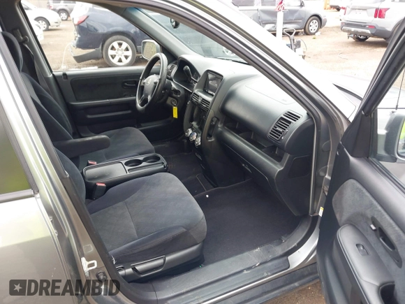 2005 Honda CR-V EX with VIN JHLRD78855C060637, listed as a IAAI auction lot 42079014 with 170,060 mi miles. Bid and sale history available at carsss.com. Image 5.