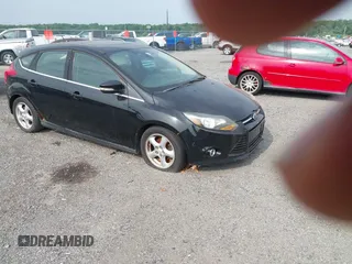 2012 Ford Focus Titanium с VIN 1FAHP3N28CL225852, выставлен на аукционе IAAI как лот 42489198 с пробегом 151 639 миль миль и . История ставок и продаж доступна на DreamBid. Изображение 1.