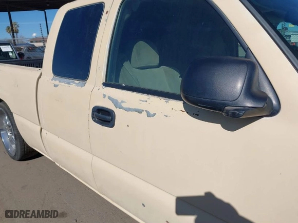 2003 Chevrolet Silverado 1500 LT with VIN 2GCEC19T831133145, listed as a IAAI auction lot 41484184 with 136,153 mi miles. Bid and sale history available at carsss.com. Image 13.