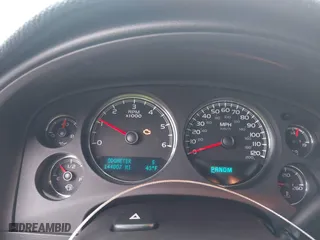 2013 Chevrolet Avalanche LS with VIN 3GNMCEE05DG364132, listed as a IAAI auction lot 41385609 with 144,007 mi miles. Bid and sale history available at carsss.com. Image 6.