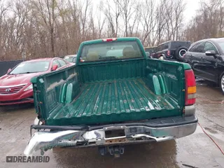 2000 Chevrolet Silverado 1500 LS with VIN 1GCEK14T4YE371140, listed as a IAAI auction lot 41829696 with 182,156 mi miles. Bid and sale history available at carsss.com. Image 17.