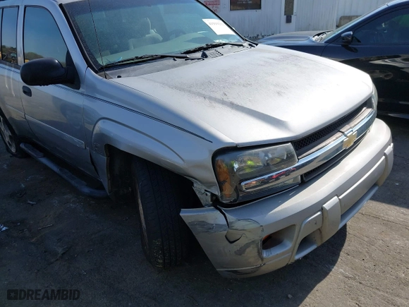 2007 Chevrolet TrailBlazer LS with VIN 1GNDS13S172110589, listed as a IAAI auction lot 41919212 with 168,053 mi miles. Bid and sale history available at carsss.com. Image 6.