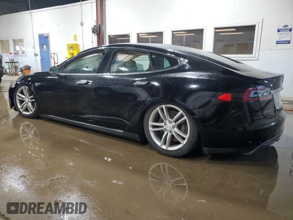 2013 Tesla Model S with VIN 5YJSA1CG1DFP03666, listed as a Copart auction lot 55698345 with 72,592 mi miles and Clean Title. Bid and sale history available at DreamBid. Image 2.