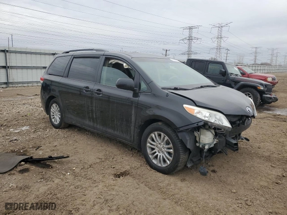 2014 Toyota Sienna XLE with VIN 5TDYK3DC1ES526015, listed as a Copart auction lot 44515545 with 0 mi miles and Salvage Title. Bid and sale history available at carsss.com. Image 4.