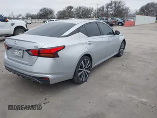 2020 Nissan Altima 2.5 SR with VIN 1N4BL4CV7LC203443, listed as a IAAI auction lot 41609125 with 78,195 mi miles. Bid and sale history available at carsss.com. Image 4.