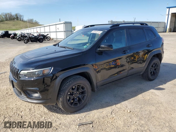 2022 Jeep Cherokee X z VIN 1C4PJMCX1ND527427, wystawiony jako Copart lot #55848515 z przebiegiem 38 034 mil mil oraz Szkoda całkowita • Salvage title. Historia ofert i sprzedaży dostępna na DreamBid. Obrazek 1.