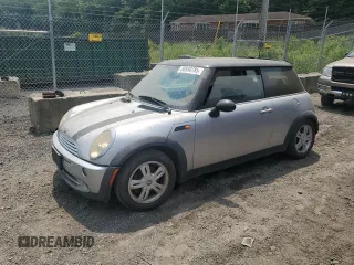 2006 MINI Hardtop z VIN WMWRC33546TK65323, wystawiony jako Copart lot #58930785 z przebiegiem 173 105 mil mil oraz Szkoda całkowita • Salvage title. Historia ofert i sprzedaży dostępna na DreamBid. Obrazek 1.