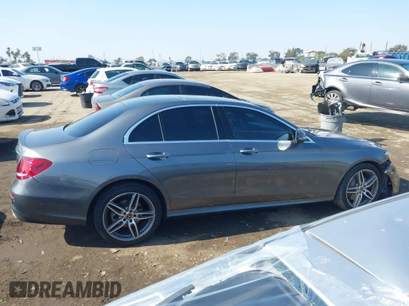 2018 Mercedes-Benz E-Class E 300 with VIN WDDZF4JB0JA293915, listed as a IAAI auction lot 41425810 with 100,232 mi miles. Bid and sale history available at carsss.com. Image 13.
